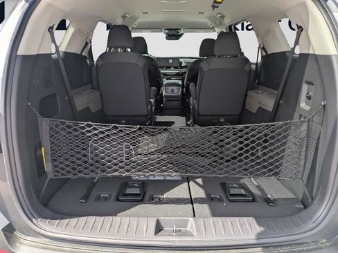 New 2026 Kia Carnival LX image 29