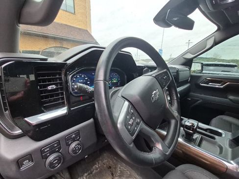 Used 2023 Chevrolet Silverado 1500 LT Trail Boss w/ Convenience Package II AWD/4WD image 10