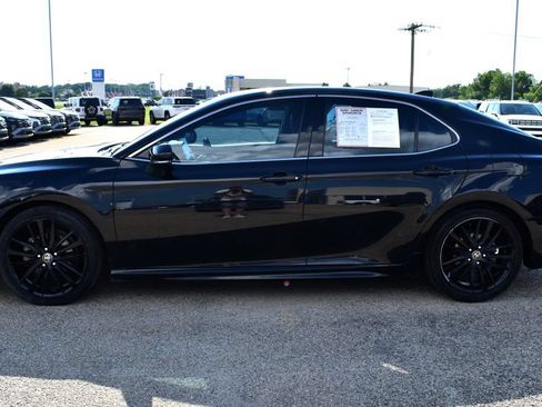 Used 2022 Toyota Camry XSE FWD image 5