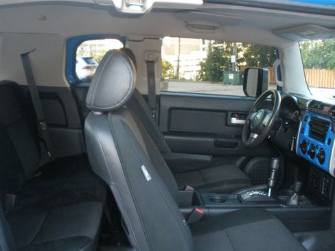 Used 2008 Toyota FJ Cruiser 4WD image 26