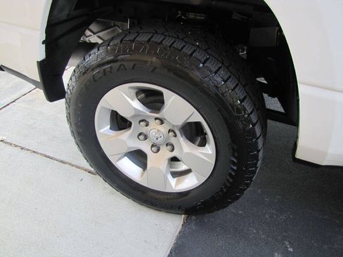 Used 2023 RAM 1500 Big Horn AWD/4WD image 25