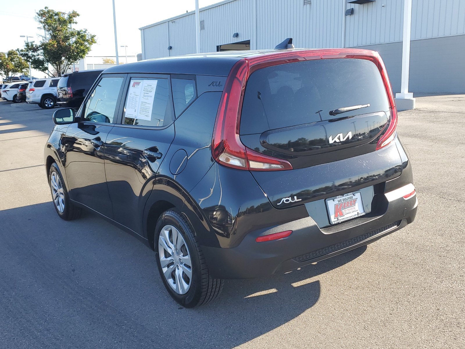 Used 2022 Kia Soul LX FWD image 3