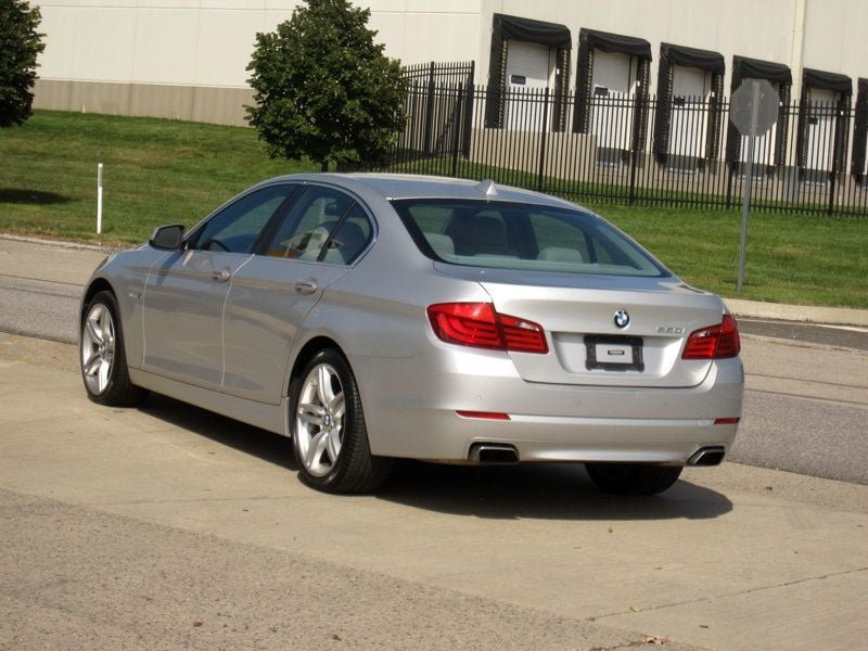 Used 2013 BMW 550i Sedan RWD image 12