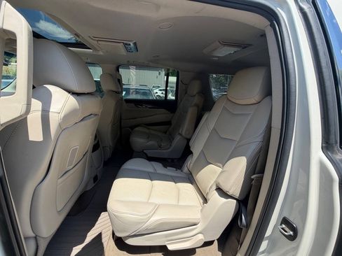 Used 2015 Cadillac Escalade ESV Premium AWD/4WD image 13