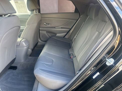 Certified 2023 Hyundai Elantra SEL image 17