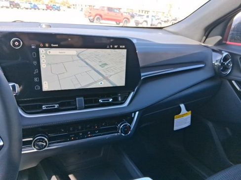 New 2026 Chevrolet Equinox LT w/ LPO, Floor Liner Package FWD image 9