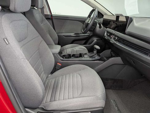 Certified 2025 Kia K4 EX FWD image 40