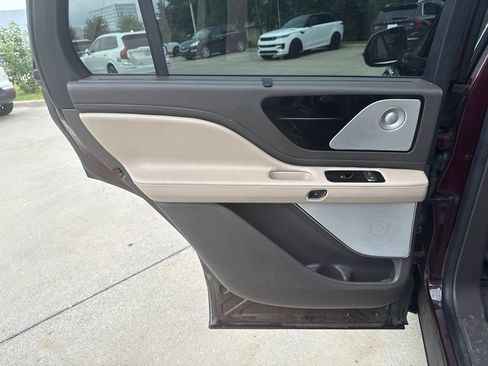 Used 2022 Lincoln Aviator Reserve w/ Equipment Group 201A AWD/4WD image 18