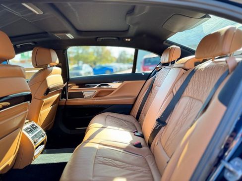 Used 2022 BMW 750i xDrive w/ M Sport Package image 20