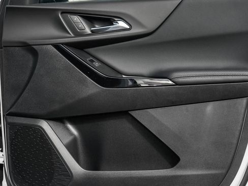 New 2026 Chevrolet Equinox LT w/ Convenience Package II image 10