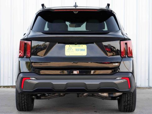Used 2025 Kia Sorento SX Prestige w/ Sage Leather Package image 11