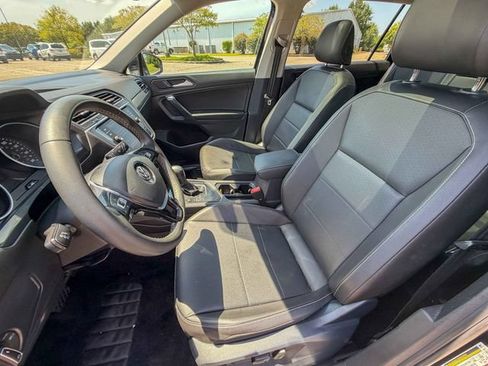 Used 2021 Volkswagen Tiguan SE FWD image 13