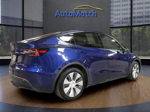 Used 2021 Tesla Model Y Long Range image 11