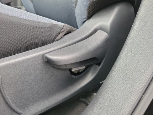 Used 2025 Nissan Versa SV FWD image 16
