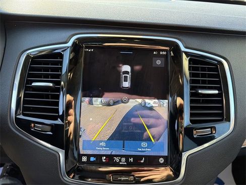 Used 2023 Volvo XC90 B5 Plus image 24