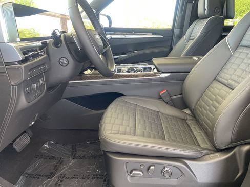 New 2026 Cadillac Escalade Platinum Sport AWD/4WD image 80