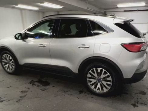 Used 2020 Ford Escape Titanium AWD/4WD image 6