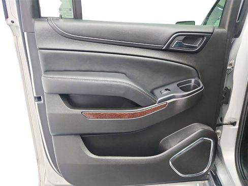 Used 2017 GMC Yukon XL SLT image 23