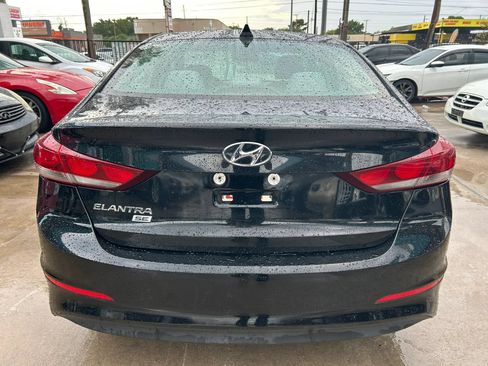 Used 2017 Hyundai Elantra SE FWD image 4