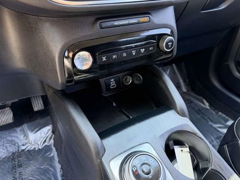 Used 2024 Ford Escape Platinum AWD/4WD image 30