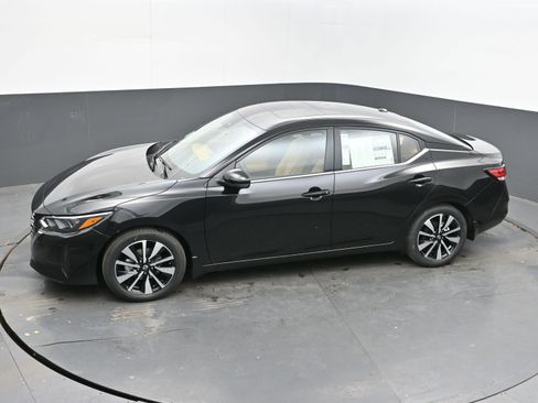 New 2025 Nissan Sentra SV w/ SV Premium Package image 32