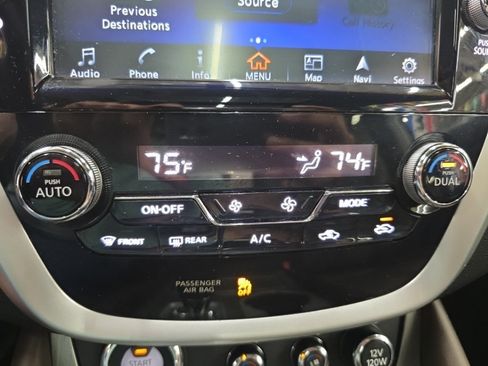 Used 2016 Nissan Murano Platinum w/ Platinum Technology Package AWD/4WD image 19