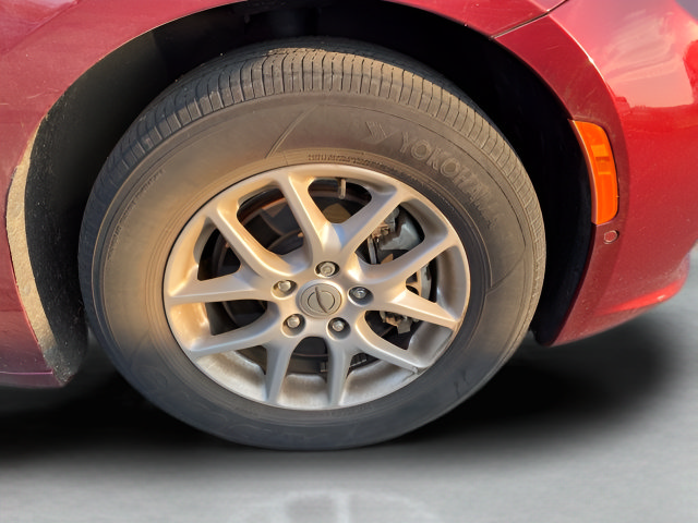 Used 2023 Chrysler Pacifica Touring-L FWD image 15