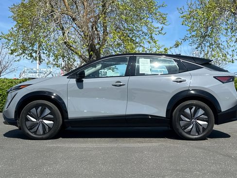 Used 2024 Nissan Ariya ENGAGE image 7