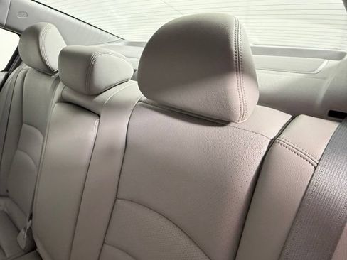 Used 2015 Honda Accord EX-L image 40