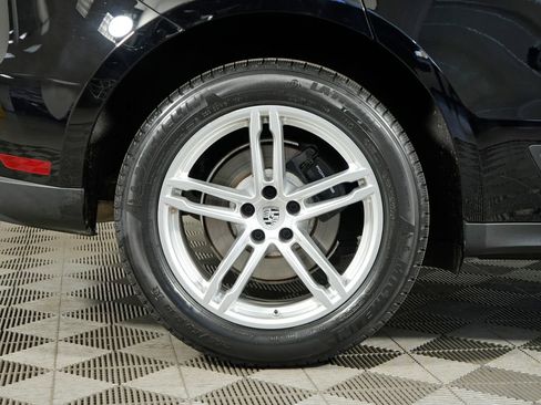 Certified 2023 Porsche Macan Turbo AWD/4WD image 15
