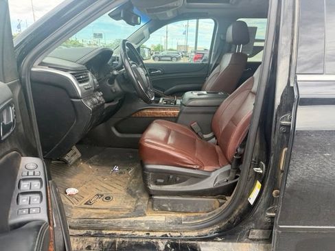 Used 2019 Chevrolet Suburban Premier w/ Premier Plus Edition AWD/4WD image 15