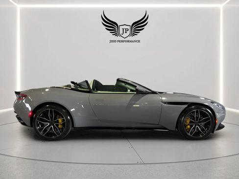 Used 2019 Aston Martin DB11 Volante RWD image 16