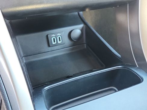 Used 2019 Ford Fusion SE image 31