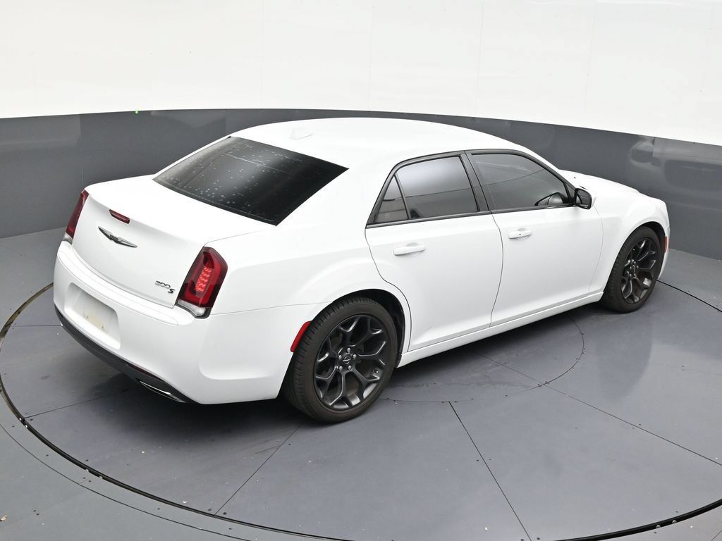 Used 2020 Chrysler 300 S RWD image 16