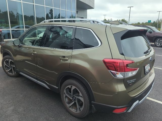 Used 2022 Subaru Forester Touring AWD/4WD image 3