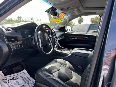 Used 2019 Cadillac Escalade Luxury RWD image 12