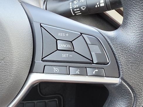 Used 2024 Nissan Altima 2.5 SV FWD image 18