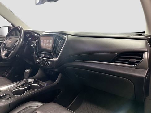 Used 2018 Chevrolet Traverse LT image 34