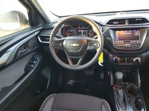 Used 2021 Chevrolet TrailBlazer LS image 11