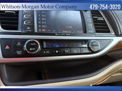 Used 2017 Toyota Highlander Limited Platinum FWD image 29