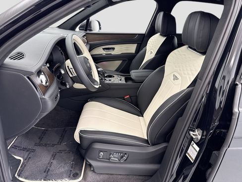 New 2026 Bentley Bentayga AWD/4WD image 18