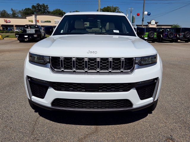 New 2027 Jeep Grand Cherokee Limited AWD/4WD image 2