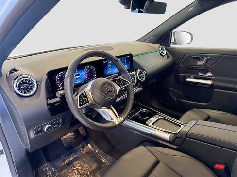 Certified 2025 Mercedes-Benz GLA 250 4MATIC image 9
