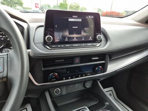 Certified 2023 Nissan Rogue SV AWD/4WD image 17