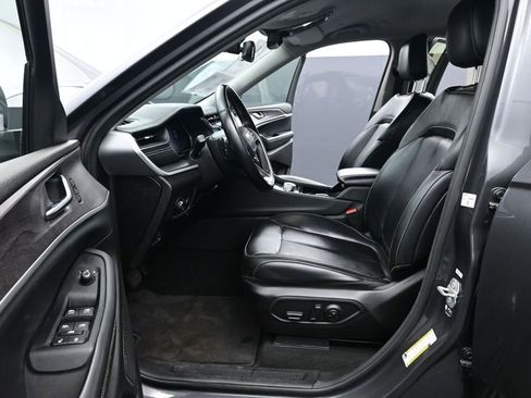 Used 2022 Jeep Grand Cherokee L Limited AWD/4WD image 10