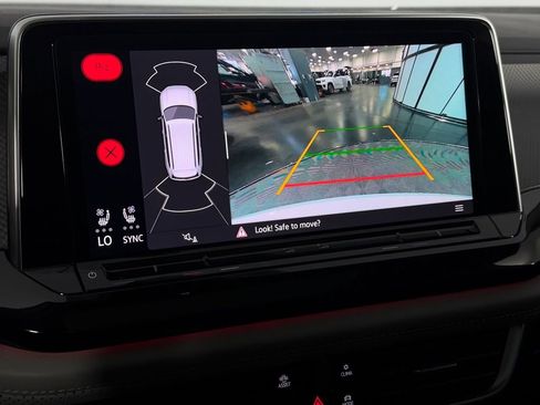 Used 2024 Volkswagen Atlas Peak Edition SE image 20