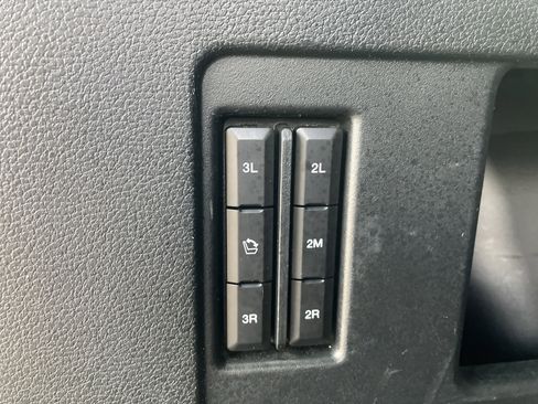 Used 2021 Ford Expedition Limited image 14