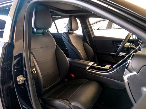 Used 2025 Mercedes-Benz C 300 Sedan image 24