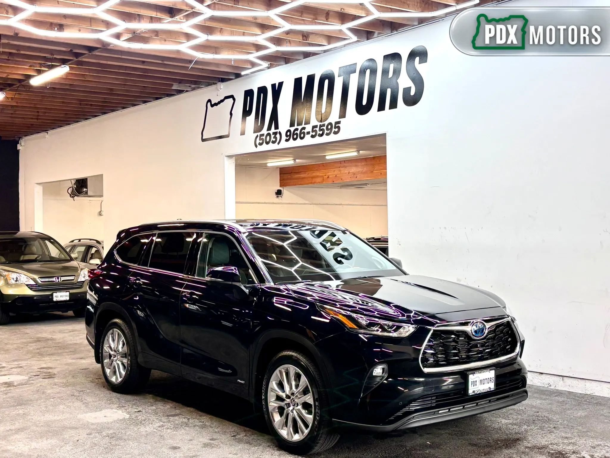 Used 2023 Toyota Highlander Limited AWD/4WD image 1