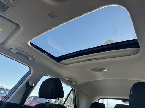 Used 2024 Hyundai Venue SEL image 19